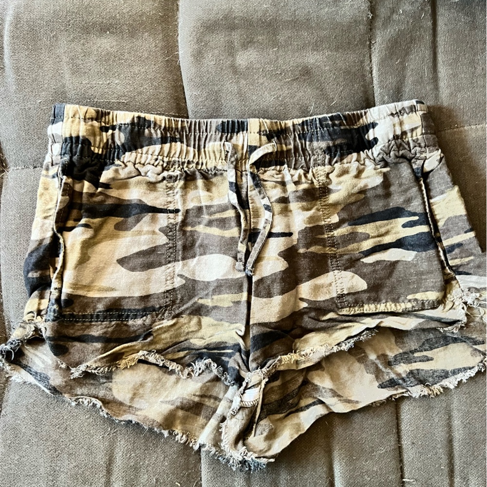 Express women’s camouflage shorts